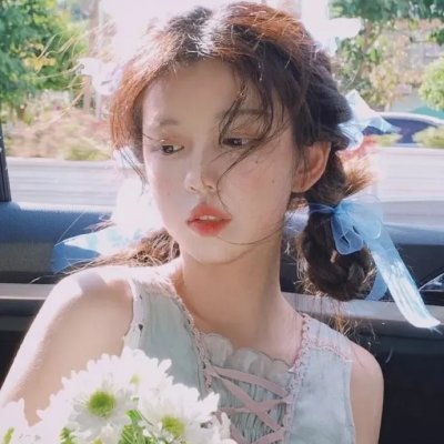背鸭子的男孩